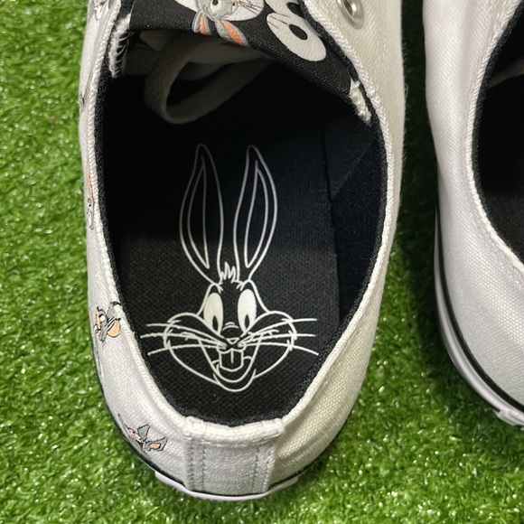 Converse 80th Anniversary Bugs Bunny 🥕 - Picture 10 of 12